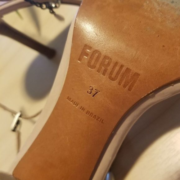 Gorgeous Forum Sandals - Picture 5 of 7